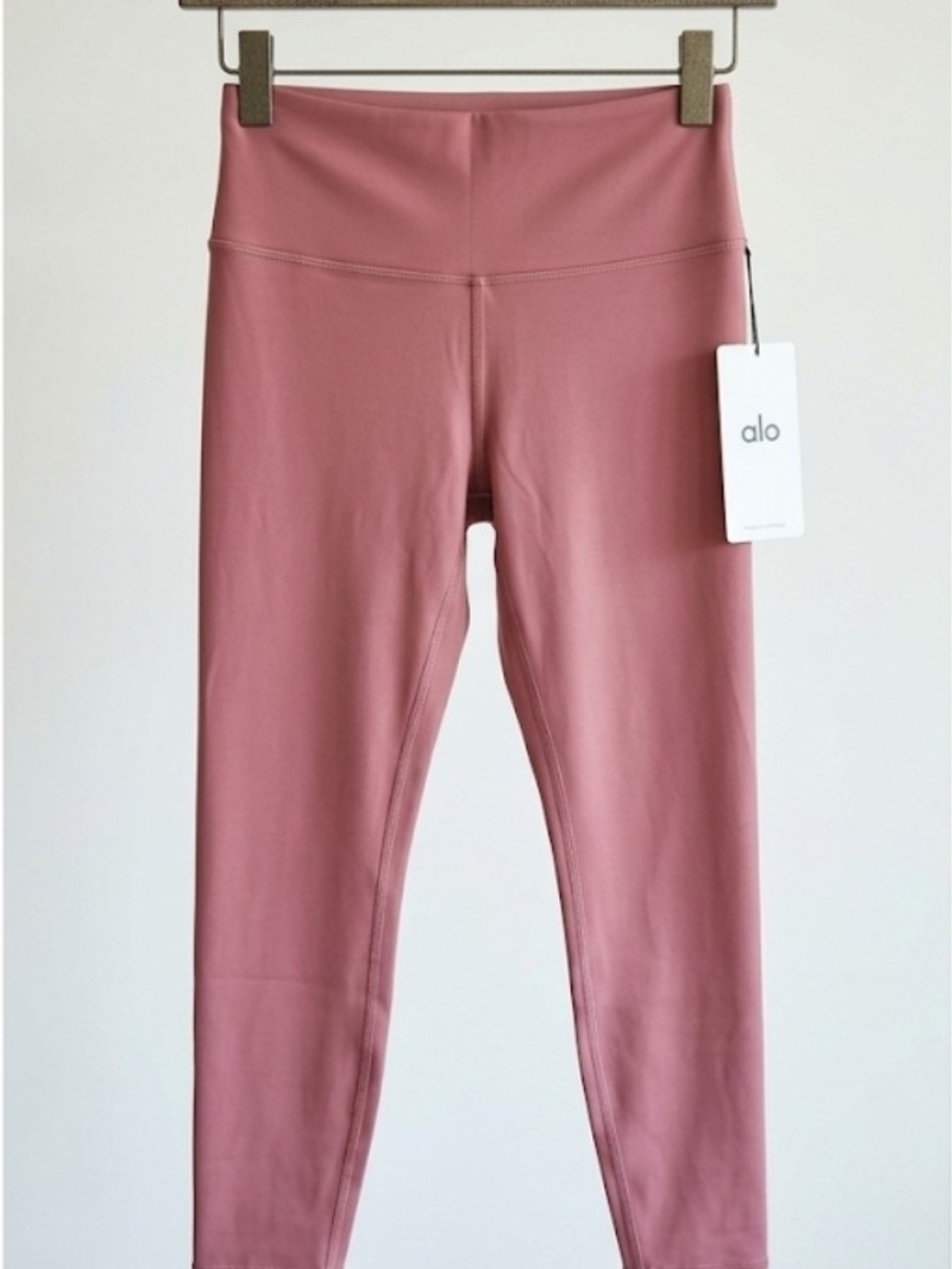 Alo Yoga Airlift Leggings - Pink Wild Rose - Size L (New with Tags)